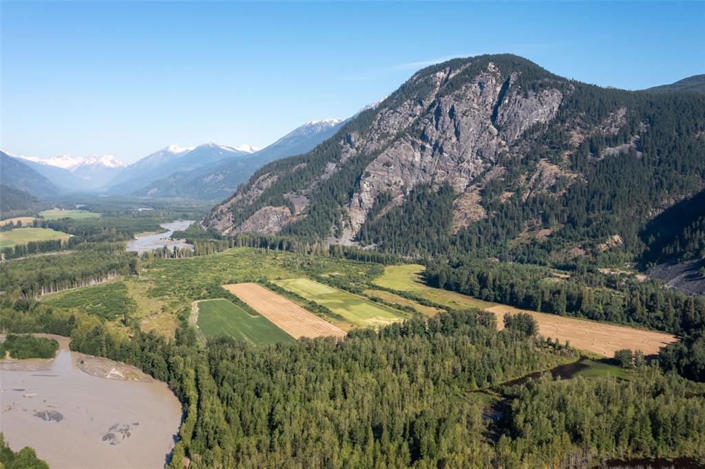 9505 South Upper Lillooet Forest Service Road, Pemb.Rural/Meadows
