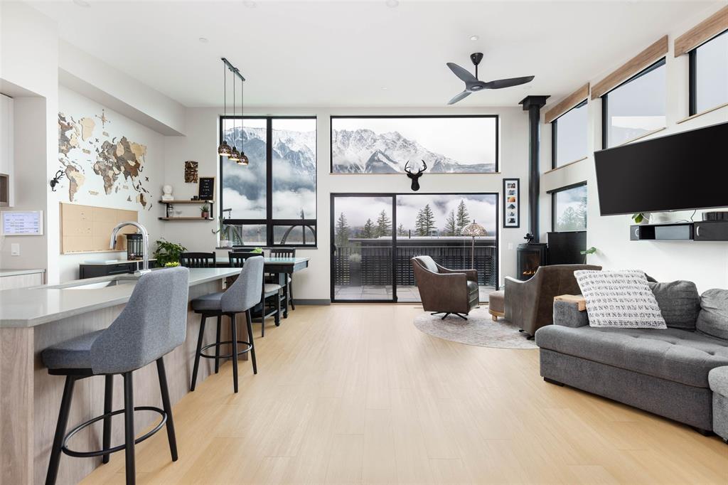 50 4000  Sunstone Way, Pemberton