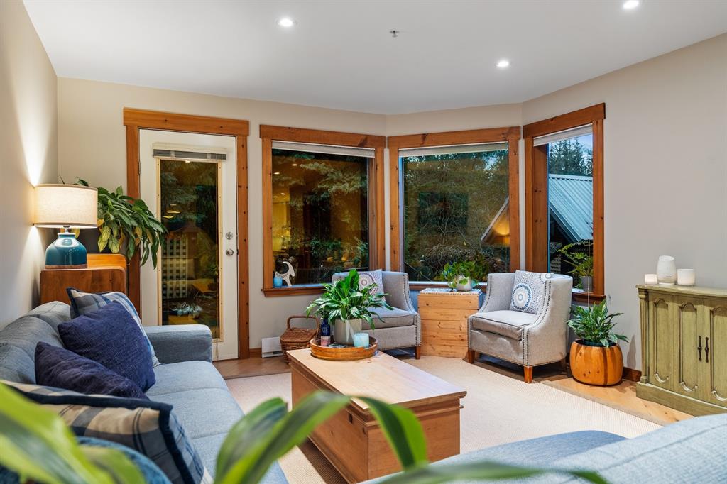 3 4725  Spearhead Drive, Benchlands