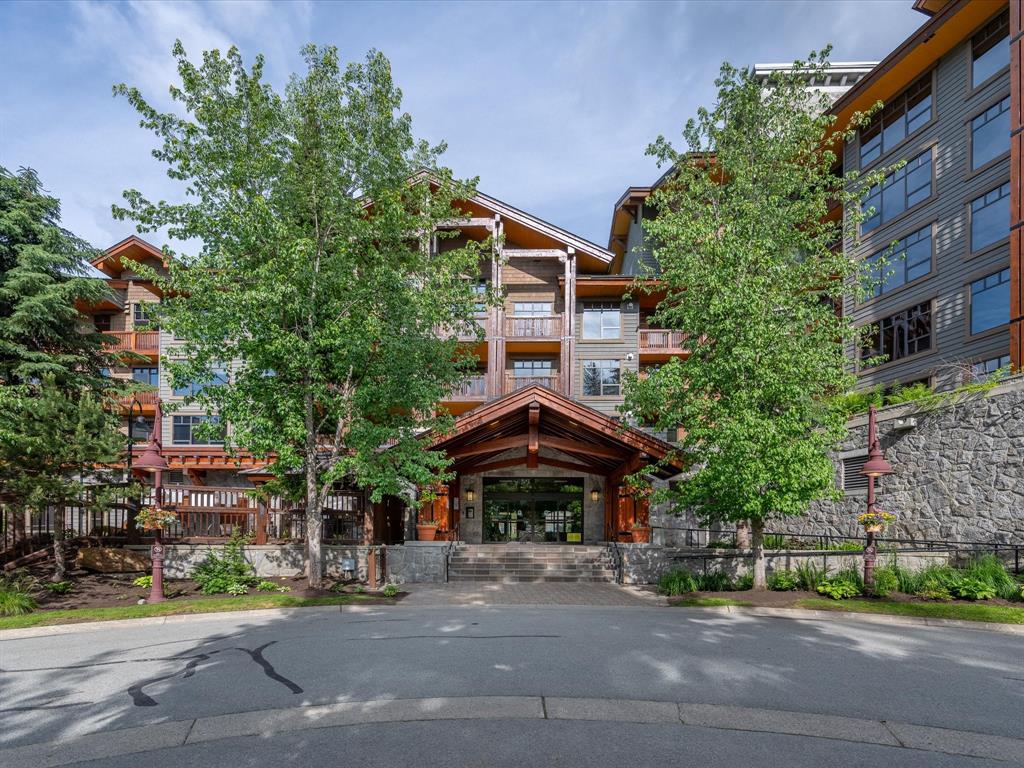 221 2202  Gondola Way, Whistler Creek