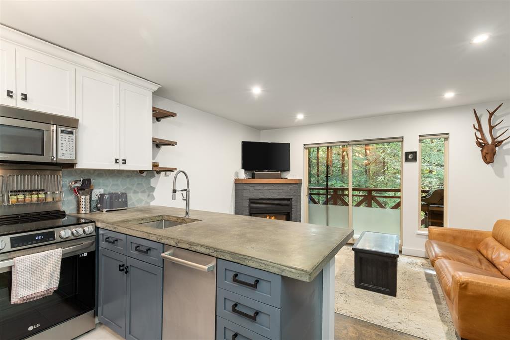 113 3070  Hillcrest Drive, Alta Vista