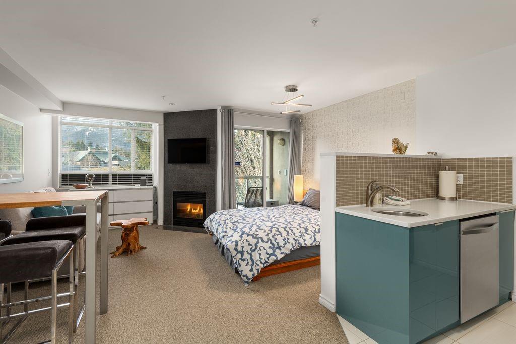 348 4314  Main Street, Village