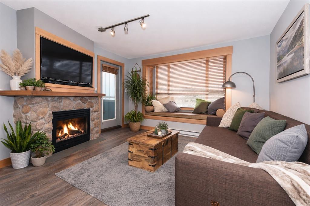 433 4314  Main Street, Village