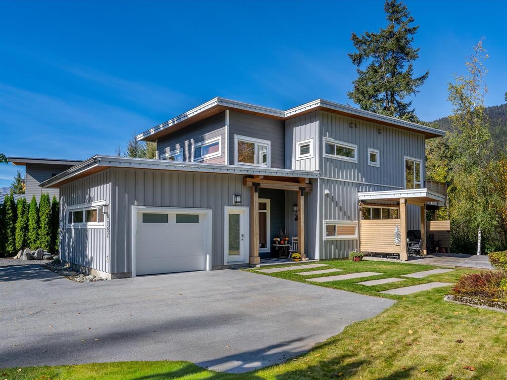 1087  Madeley Place, Cheakamus Crossing