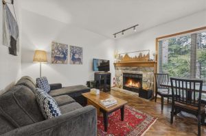 8 4891  Painted Cliff Road, Whistler