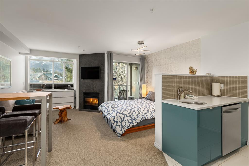348 4314  Main Street, Village