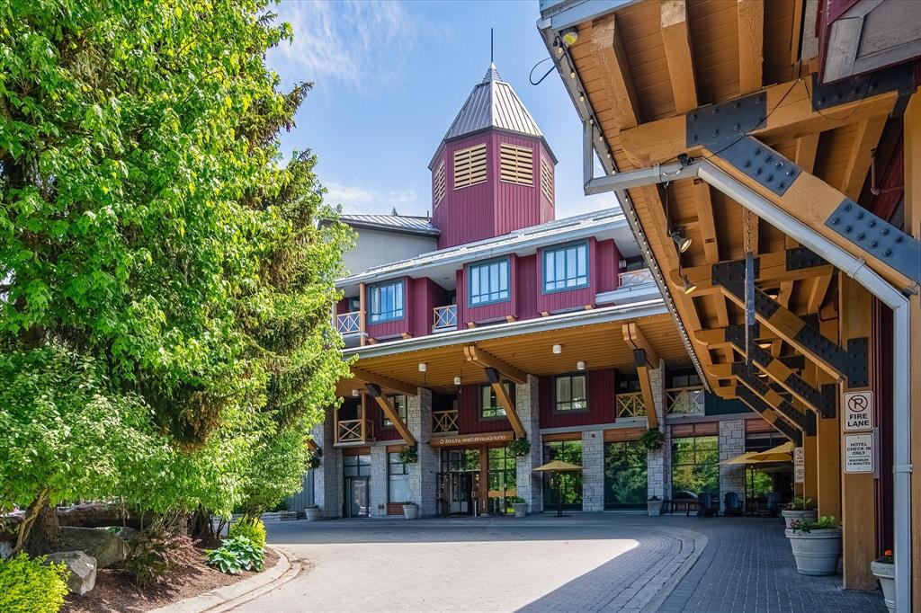1431/1433 4308  Main Street, Village