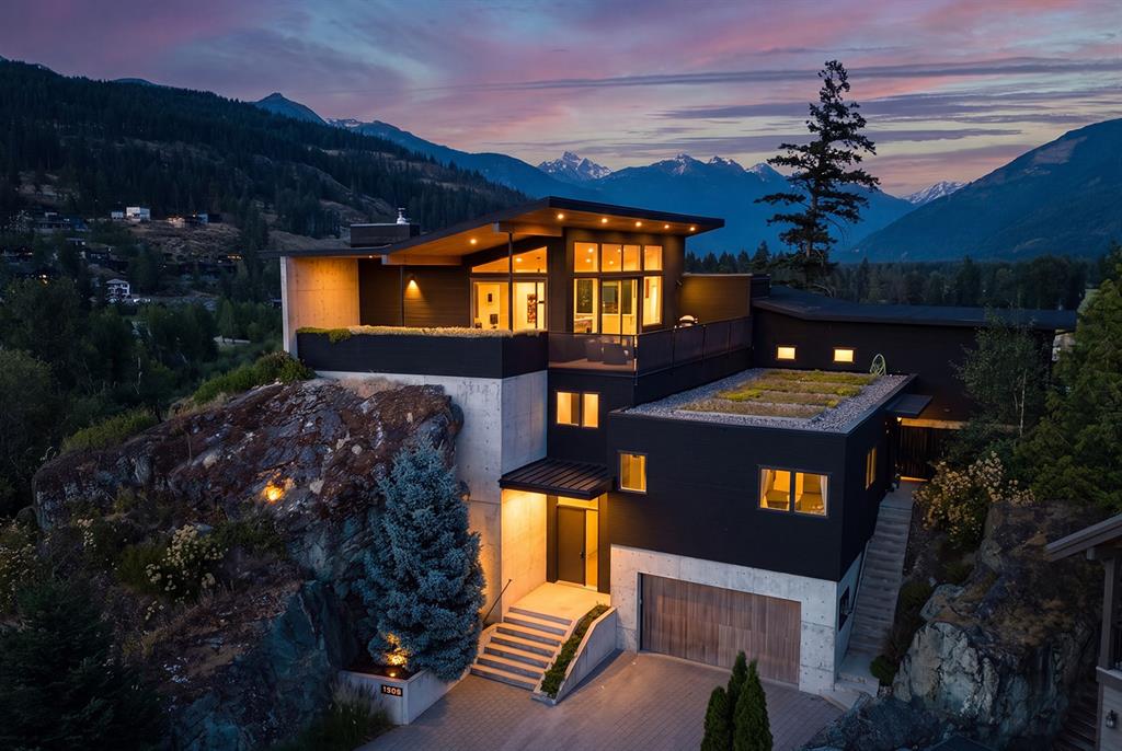 1764  Pinewood Drive, Pemberton