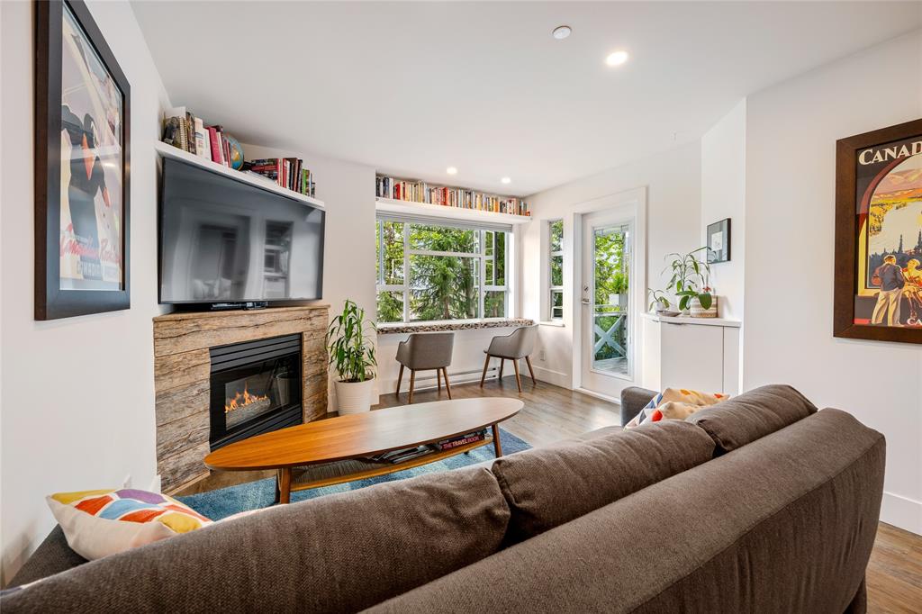 309 4360  Lorimer Road, Village